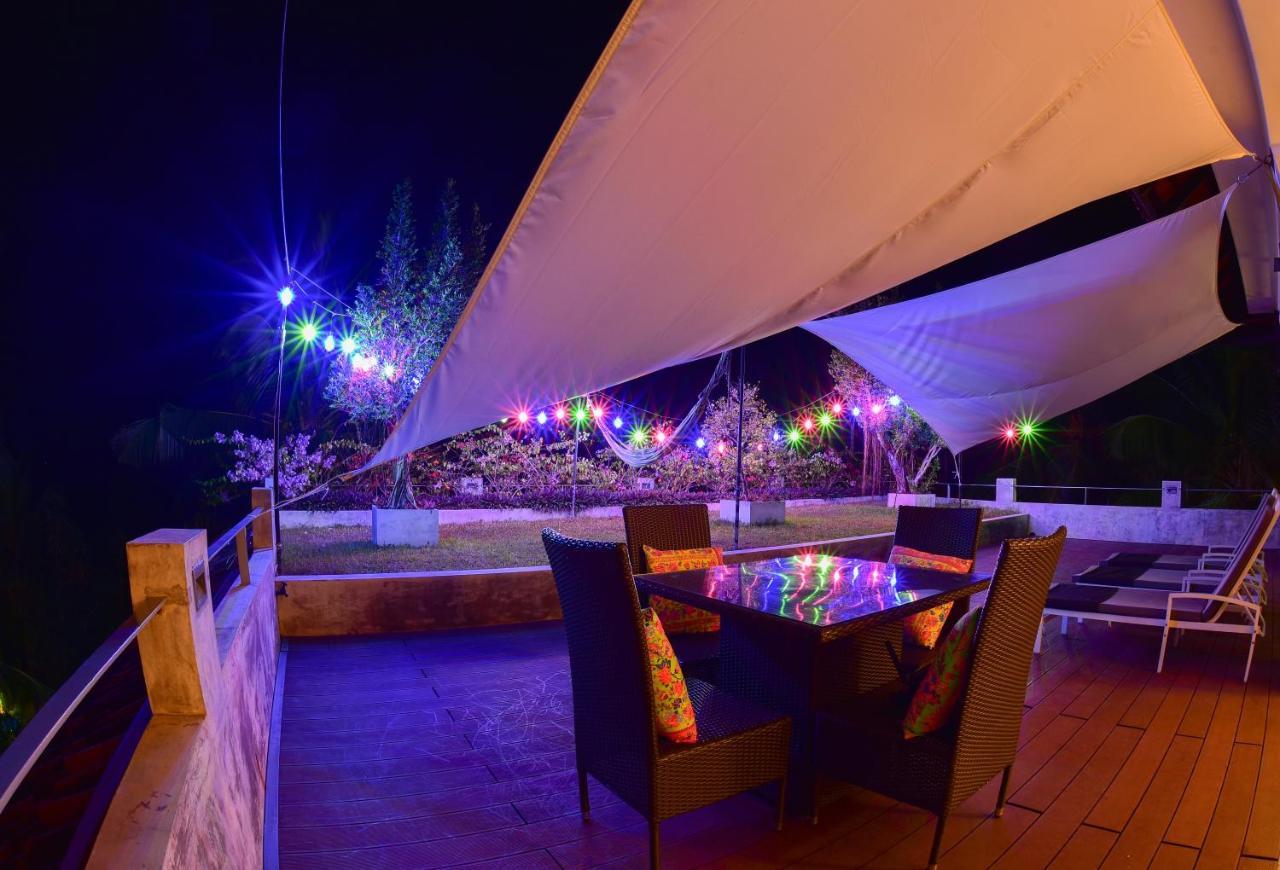 Tropical House - Jungleside Villa Hikkaduwa Dış mekan fotoğraf
